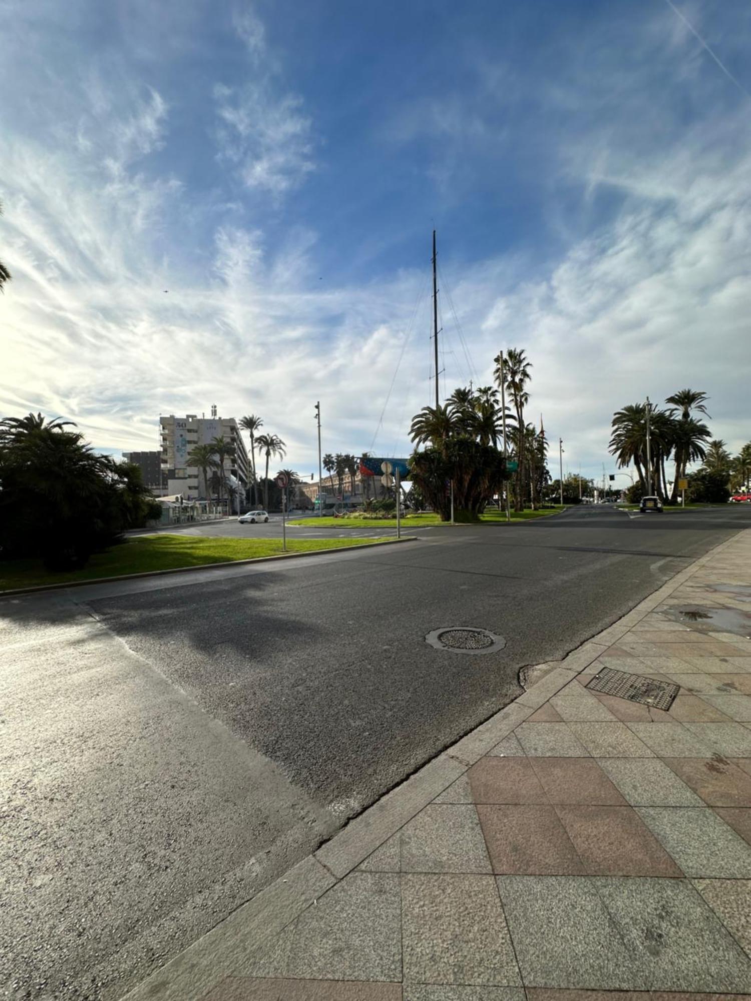 Alicante Beach And Center Εξωτερικό φωτογραφία
