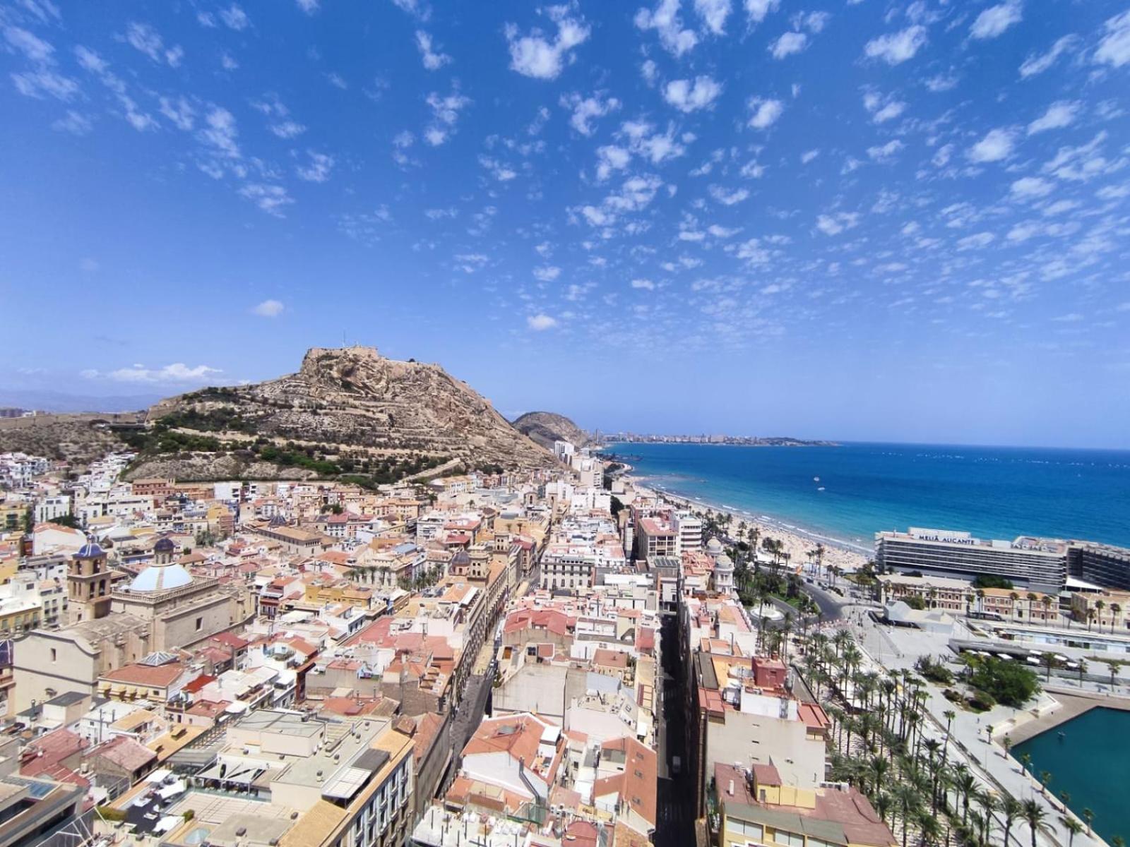 Alicante Beach And Center Εξωτερικό φωτογραφία